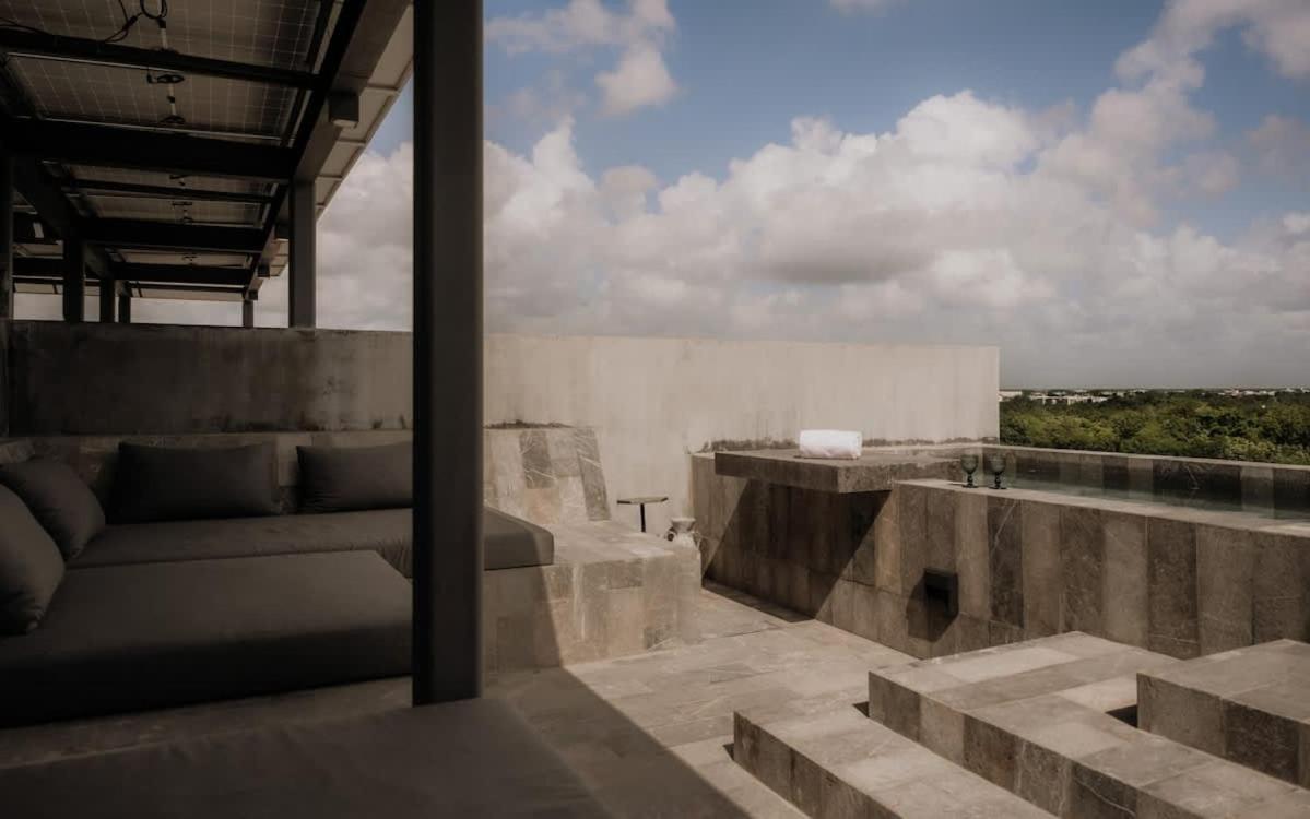 Apartment Barneys Ny Black Penthouse With Pool